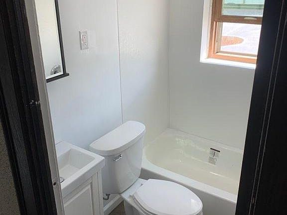 4th image of 1808 Tower Ave APT A