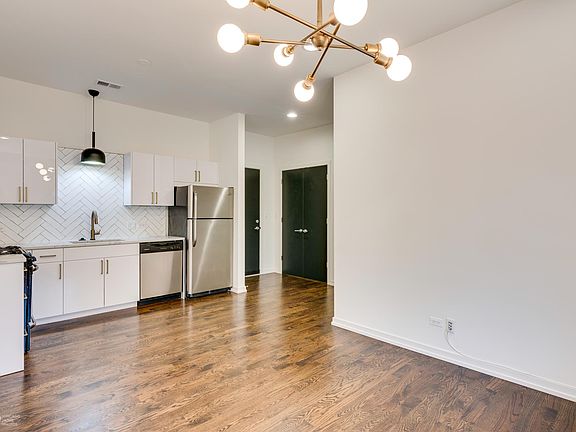 2nd image of 2301 W Chicago Ave #3R