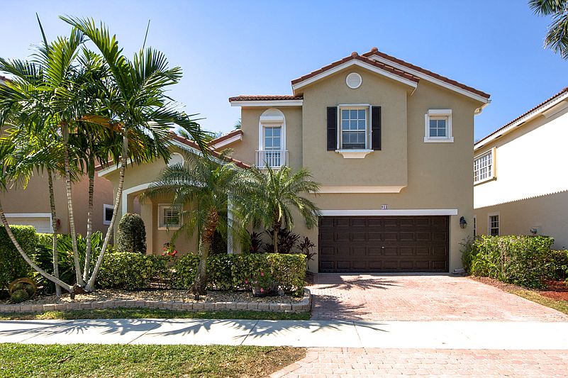 1st image of 912 NW 127th Ave