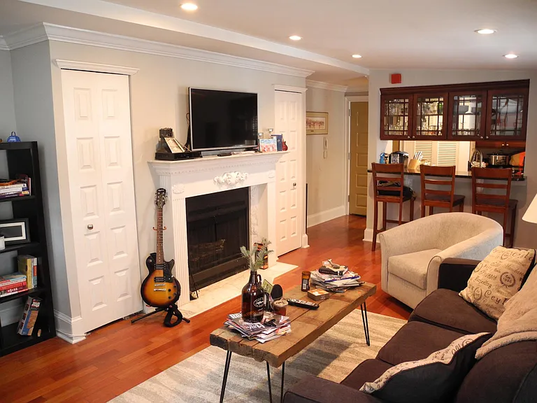 1712 Wallace St #301 — Photo 3