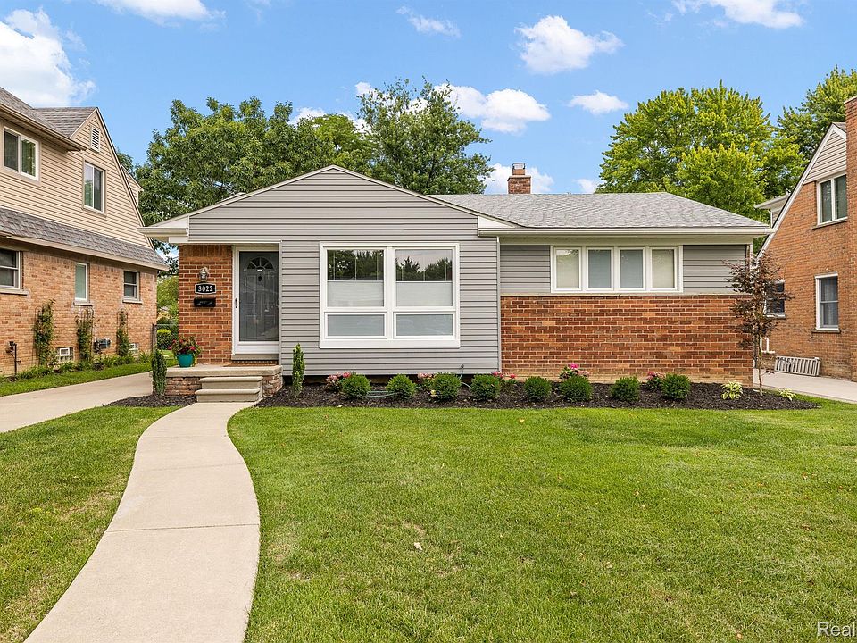 1st image of 3022 Elmhurst Ave
