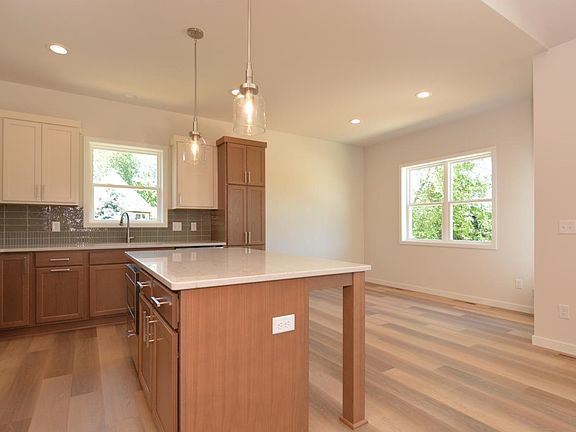 5th image of 1125 Parkview St