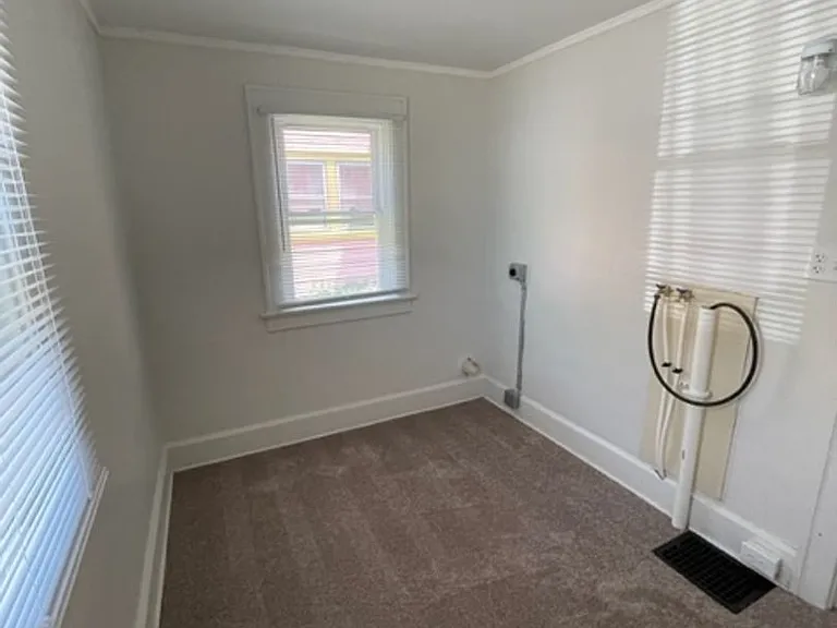 536 Pleasant St — Photo 7