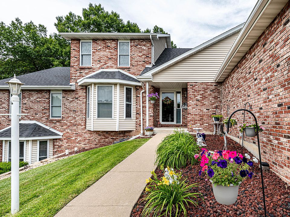 1st image of 2102 Stadium View Ct