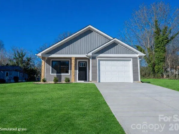 647 E Sharpe St, Statesville, NC 28677