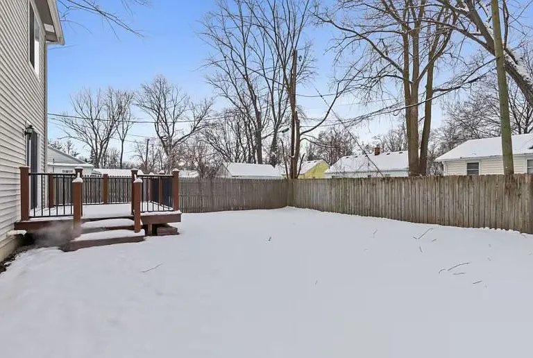 21737 Wheeler St — Photo 16