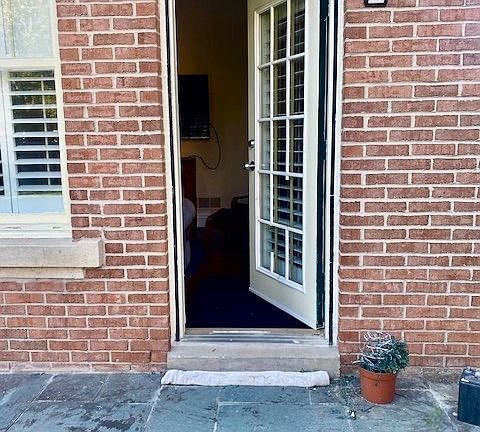 2nd image of 141 Regent St