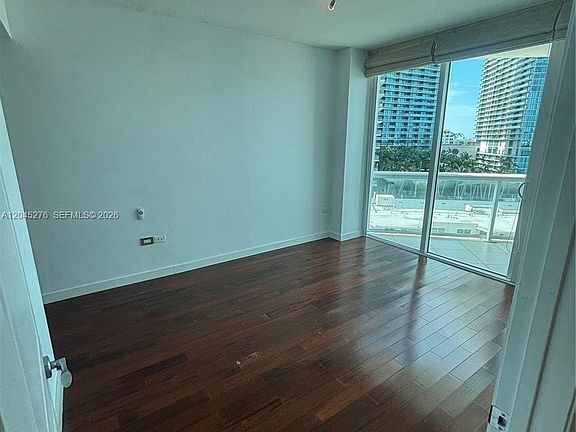 3rd image of 480 NE 30th St APT 1004