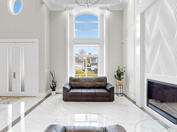 3rd image of 6220 Yeats Cres