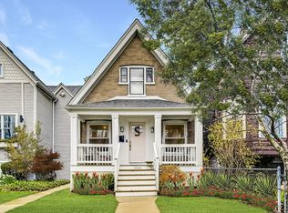 3348 N Ravenswood Ave, Chicago, IL 60657