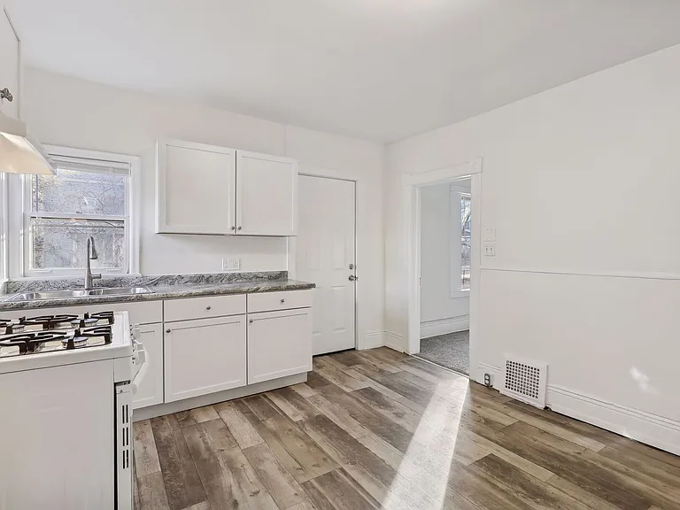 283 Harrison Ave — Photo 12