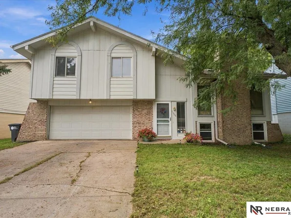 11576 Rambleridge Rd, Omaha, NE 68164