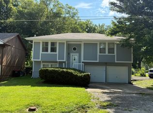 309 7th Ave S, Greenwood, MO 64034