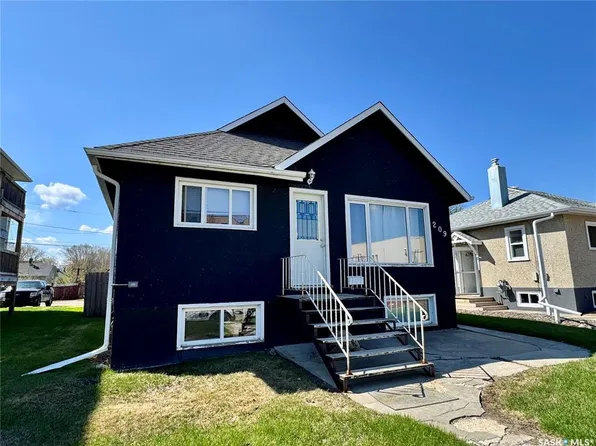 209 8th STREET E, Prince Albert, SK S6V 0V9
