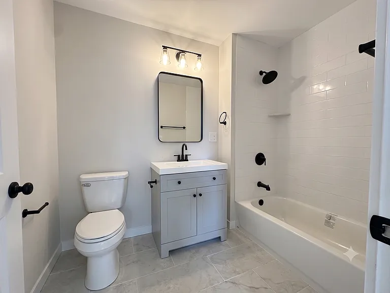 358 Campbell Ave — Photo 5