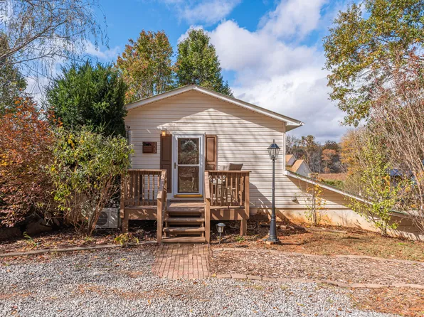 223 Davidson Rd, Swannanoa, NC 28778