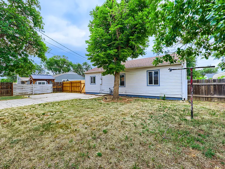 1904 N Hancock Ave — Photo 16