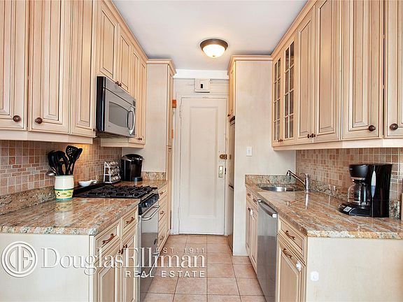 3rd image of 230 W End Ave APT 12C
