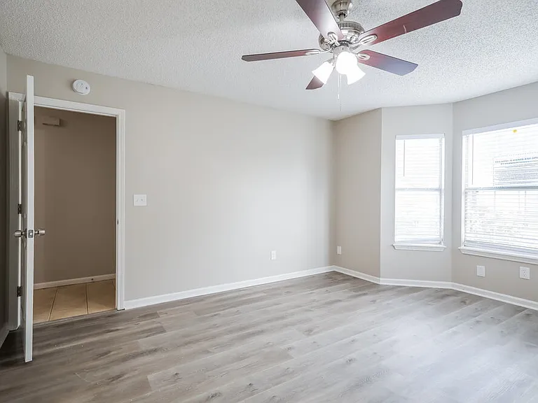 1811 Sheraton Lakes Cir — Photo 10