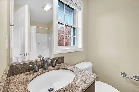 330 Crystal Ave #19 — Photo 5