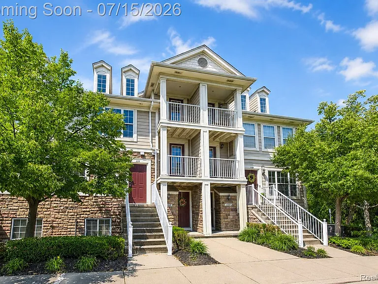 1159 Beaver Run — Photo 1
