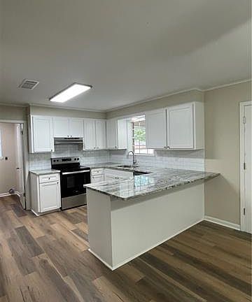 3rd image of 412 Fendler Pkwy