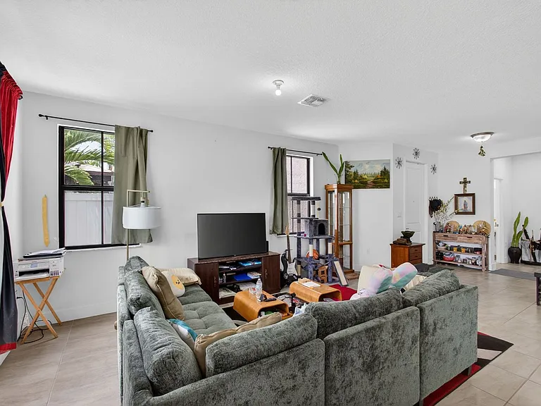 4009 Sequoia Pl — Photo 10
