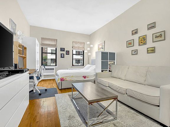 4th image of 424 E 77th St APT 5B