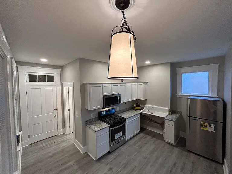 1610 Main St #3B — Photo 1