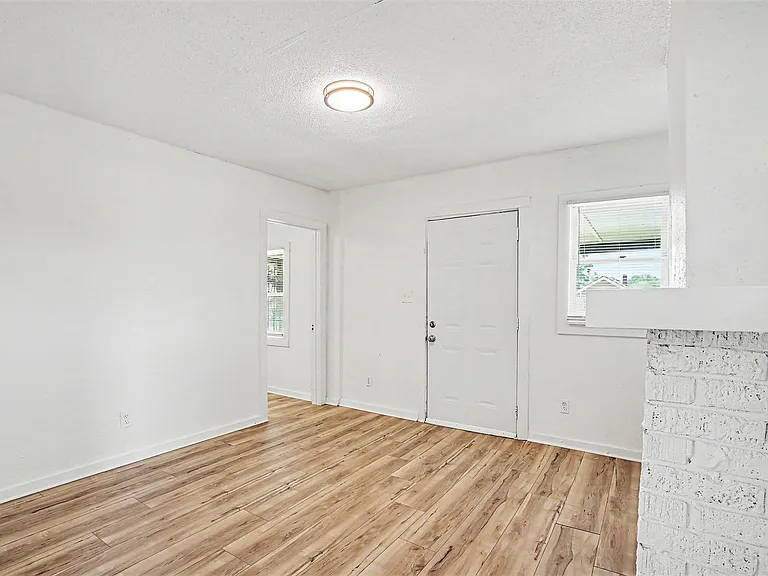 5013 S Benton Ave — Photo 7