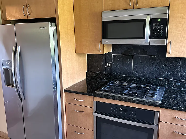 4153 Essex Ct #1W — Photo 8