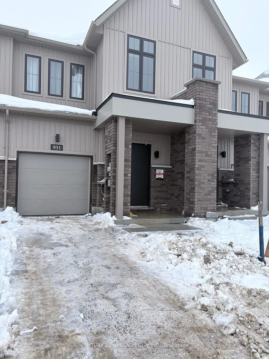 Photo 1 of 1 - 931 Douro St - Stratford, ON Primary Photo - 931 Douro St