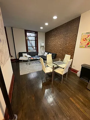 Rented by Bond New York | media 13