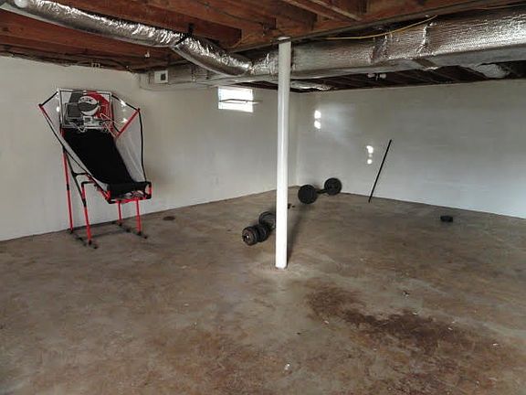 3rd image of 308 Comer Ave
