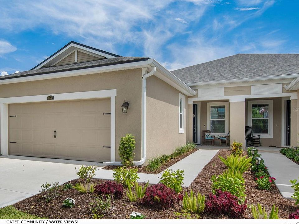 2 car garage, private villa