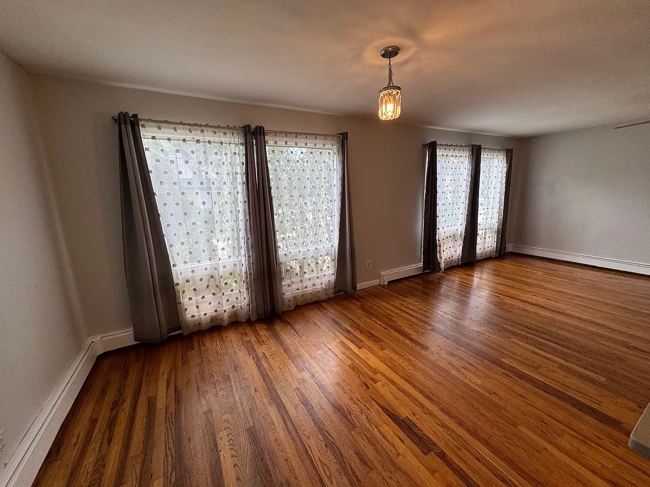 Kingsland Ln, Fort Lee — Photo 2
