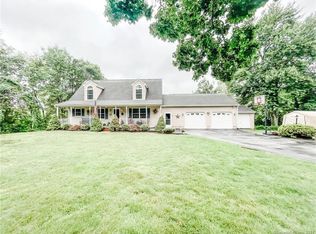 15 Juniper Ln, Moosup, CT 06354