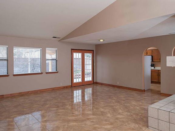4th image of 2009 Aspenwood Ave NW