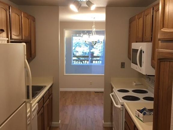 4th image of 1005 Blue Heron Ave NE #4