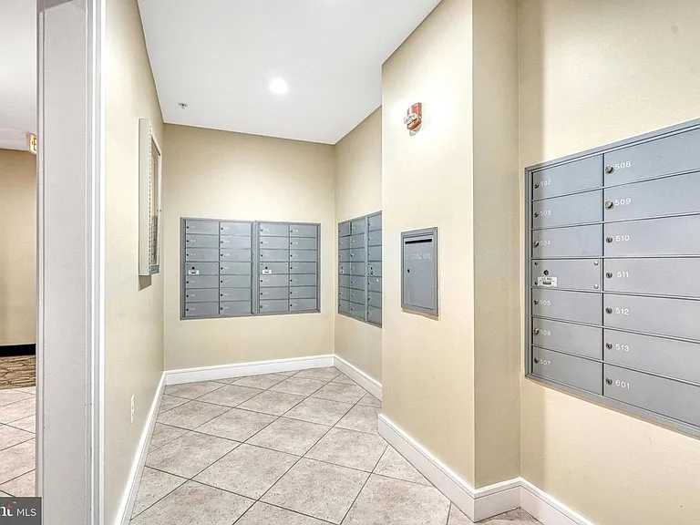 4490 Market Commons Dr #507 — Photo 4