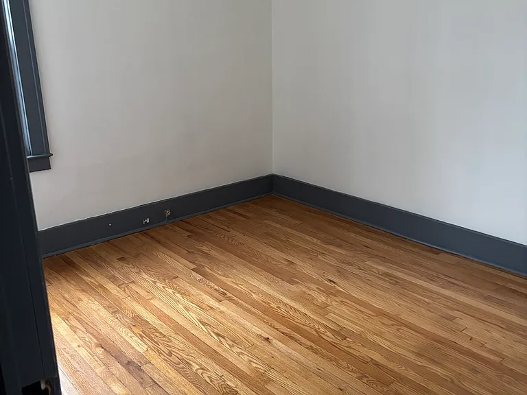 1419 University Ave — Photo 6