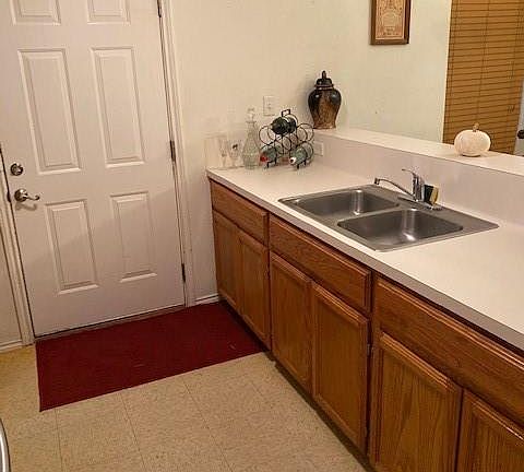 3rd image of 433 Cripple Creek Cir