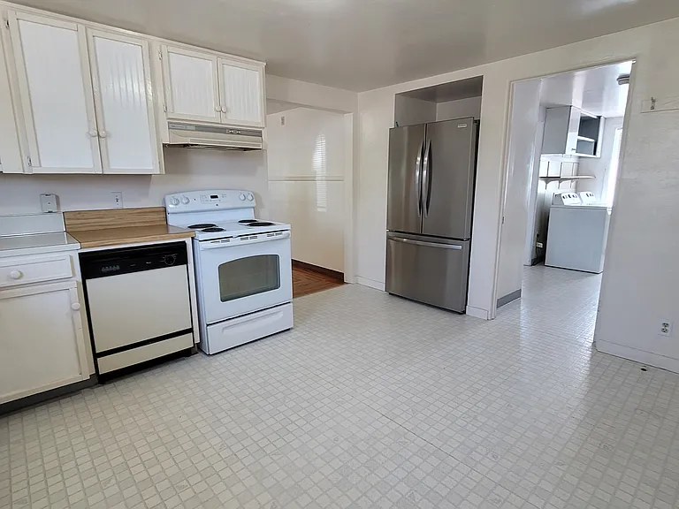 482 Harrison St — Photo 5