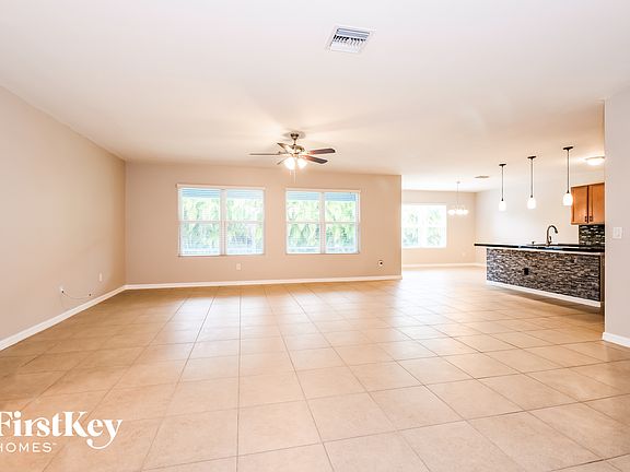 3rd image of 1143 SW 47th St