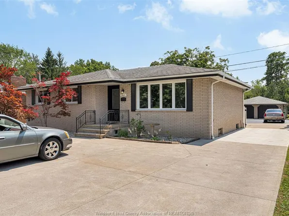 1865 Todd Ln, Lasalle, ON N9H 1J6