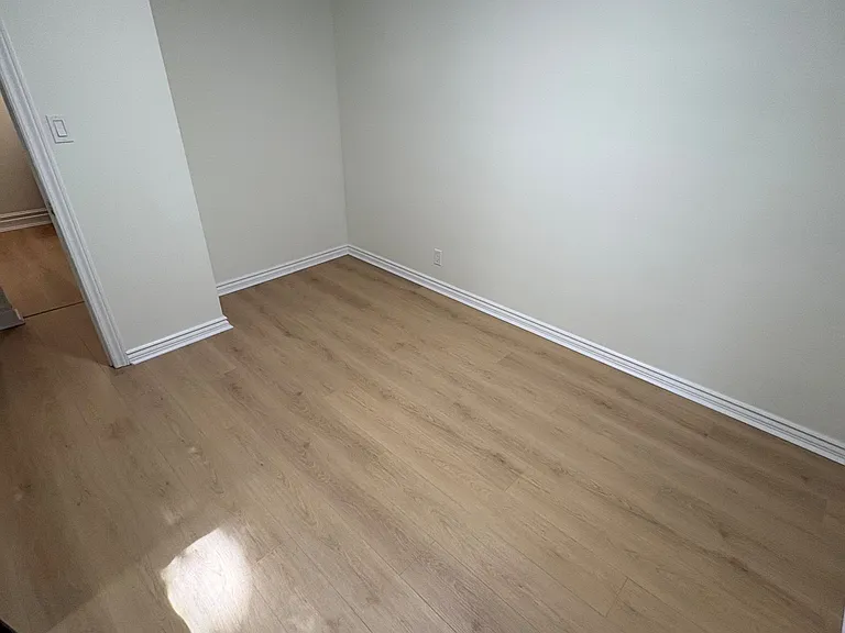 872 Masson St #MAIN — Photo 17