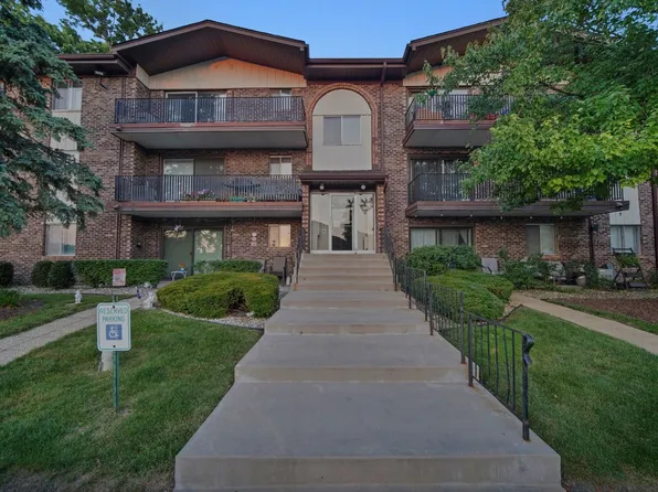 13911 James Dr APT 1011, Crestwood, IL 60445