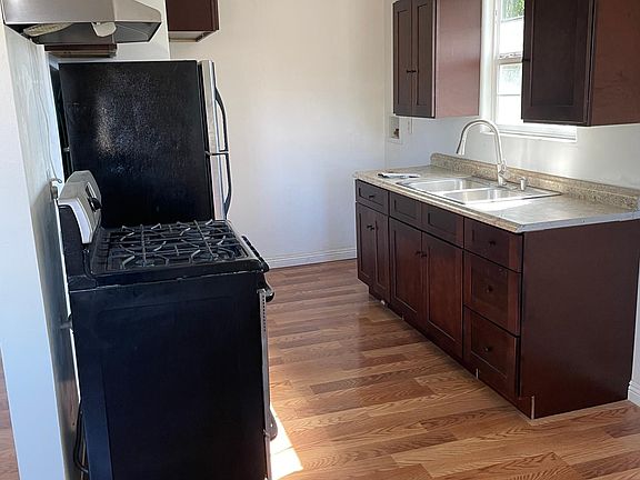 4th image of 9036 Carson St #1