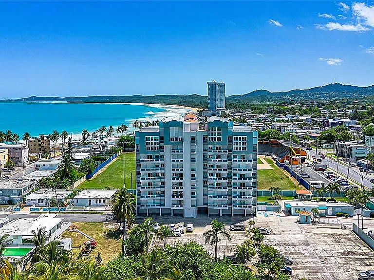 Dolphin Tower exterior, 3 mins walking to beach!