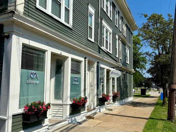 14 Brush Hill Rd #2, Milton, MA 02186